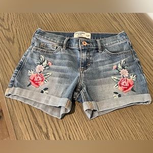Abercrombie 9/10 embroidered denim shorts